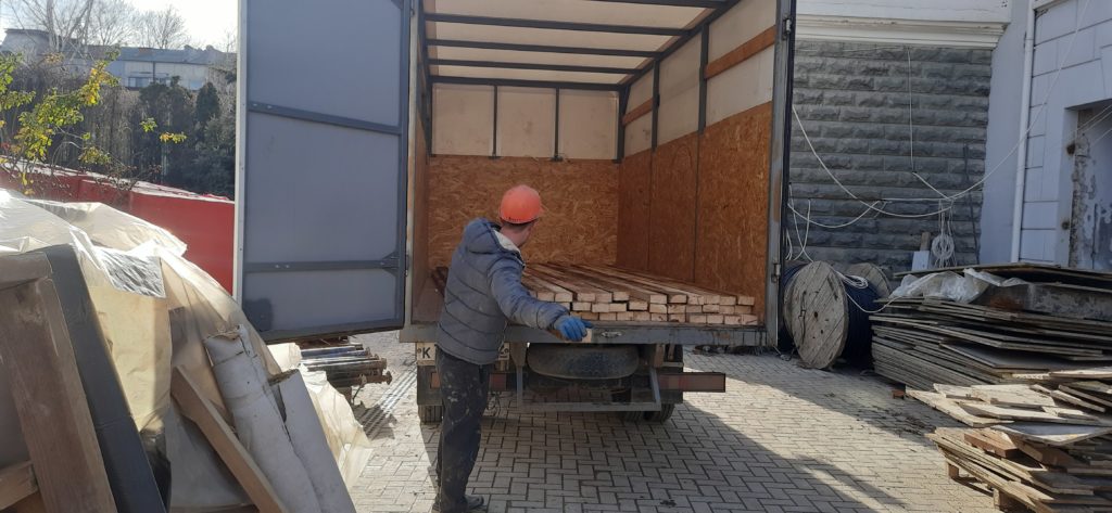 перевозка на газели холодильника 2 метра в высоту